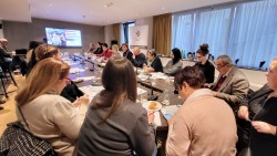 public-debate-single-and-independent-local-policies-supporting-parents-raising-children-alone